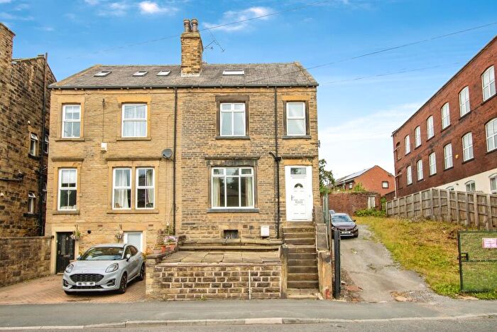 2 Bedroom Semi-Detached House For Sale In High Street, Morley, Leeds, LS27