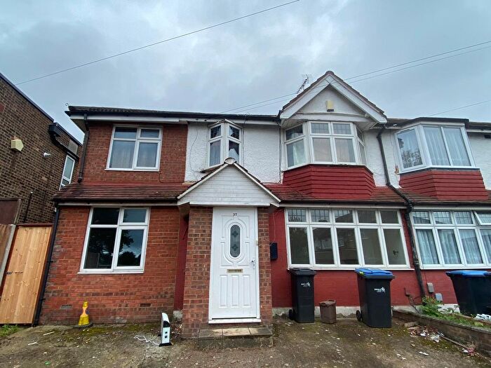 5 Bedroom Detached House To Rent In Hyderhope Avenue, Edmonton, N9