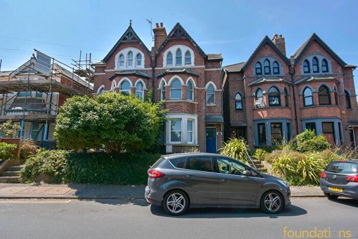 5 Bedroom Semi-Detached House For Sale In Holliers Hill, Bexhill-On-Sea, TN40