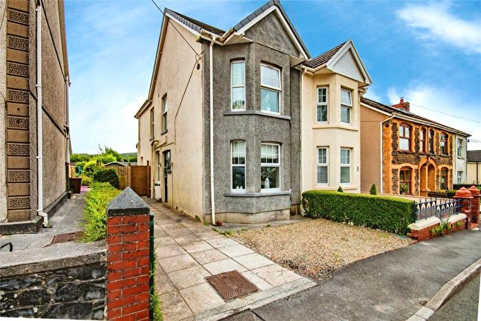 3 Bedroom Semi-Detached House For Sale In Heol Cwmmawr, Drefach, Llanelli, SA14