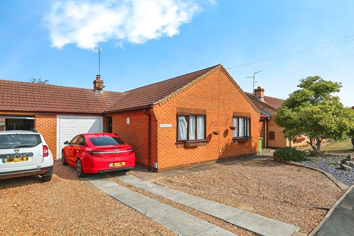 2 Bedroom Bungalow For Sale In Grebe Close, Whittlesey, Peterborough, PE7