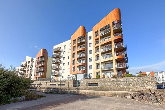 2 Bedroom Flat To Rent In Newfoundland Way, Portishead, Bristol, BS20