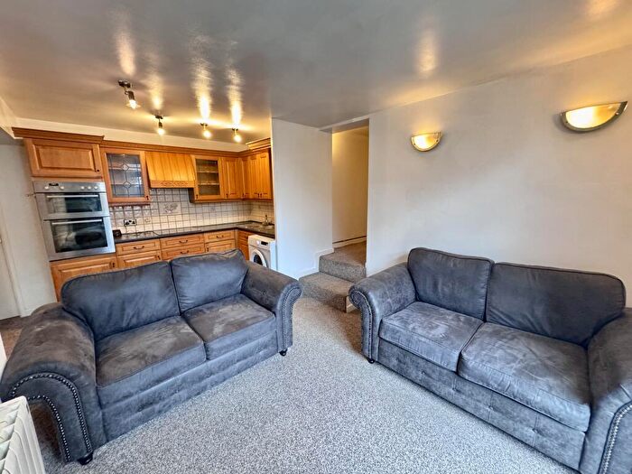 1 Bedroom Apartment To Rent In Lenton Road, The Park, NG7