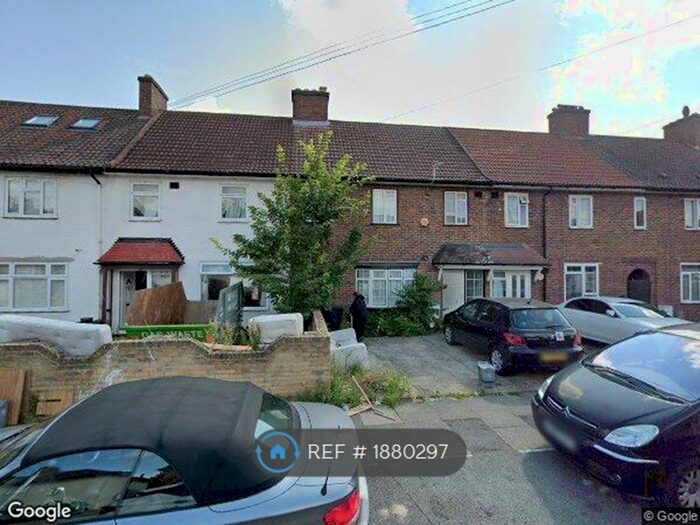 3 Bedroom End Of Terrace House To Rent In Knapmill Rd, London, SE6