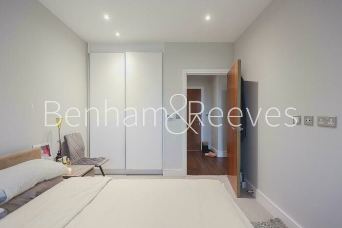1 Bedroom Apartment To Rent In Silvoecia Way, E14