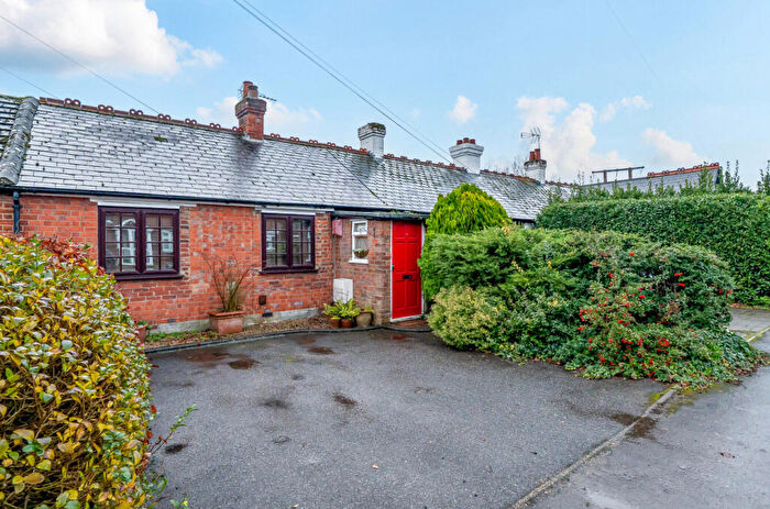 2 Bedroom Bungalow For Sale In Evendons Lane, Wokingham, Berkshire, RG41