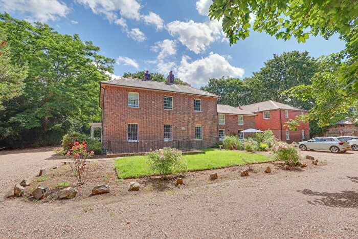 1 Bedroom Flat For Sale In Hound Road, Netley Abbey, SO31