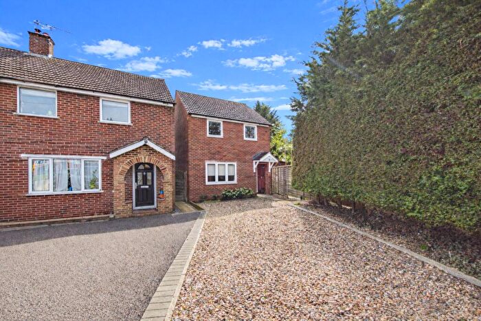 3 Bedroom Detached House For Sale In Ashampstead Road, Reading, Berkshire, RG30