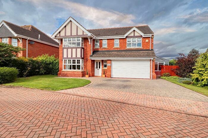 5 Bedroom Detached House For Sale In Kings Croft, Ealand, DN17
