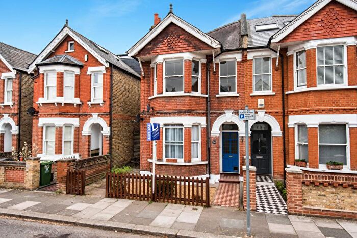 1 Bedroom Flat To Rent In Burton Road, Kingston Upon Thames, KT2