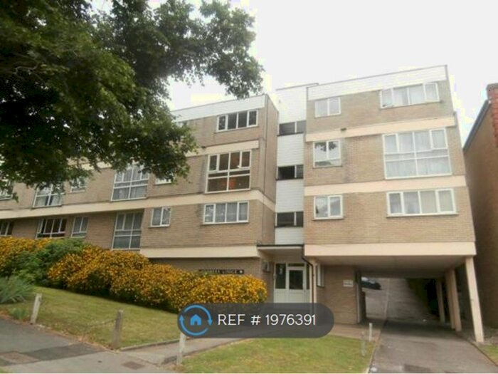 2 Bedroom Flat To Rent In Cypress Road, London, SE25