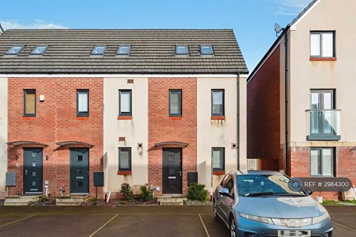 3 Bedroom End Of Terrace House To Rent In Golwg Y Garreg Wen, Swansea, SA1