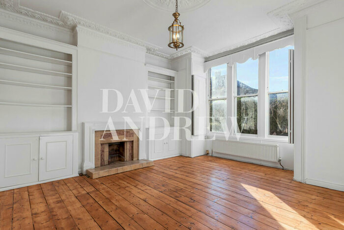 2 Bedroom Flat To Rent In Finsbury Park Road, N4