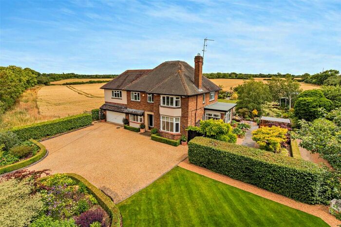 5 Bedroom Detached House For Sale In Brigstock Road, Grafton Underwood, Northamptonshire, NN14