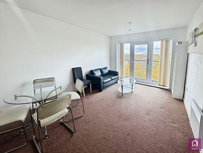 2 Bedroom Flat For Sale In Ladywell Point, Greater Manchester, Salford, M50