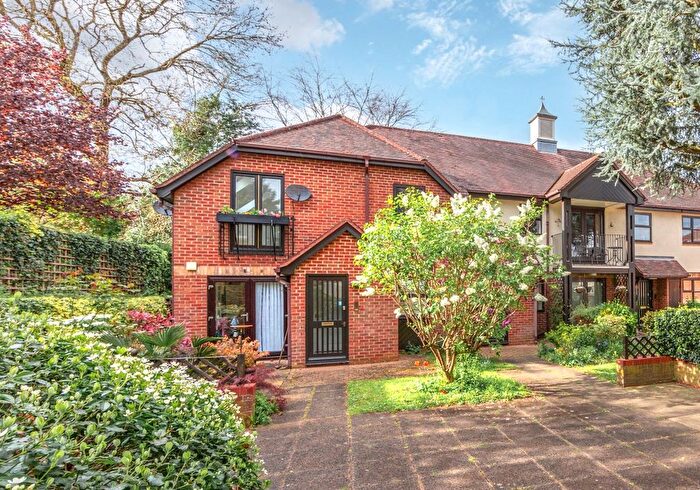 1 Bedroom Flat For Sale In Flat Slade Court, Watling Street, Radlett, Hertfordshire, WD7