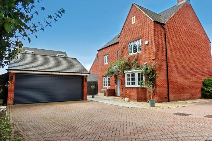 5 Bedroom Detached House For Sale In Parsons Piece, Banbury, OX16