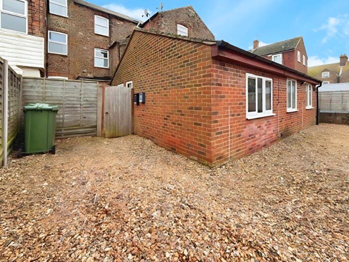 2 Bedroom Apartment To Rent In Cliff Terrace, Hunstanton., PE36