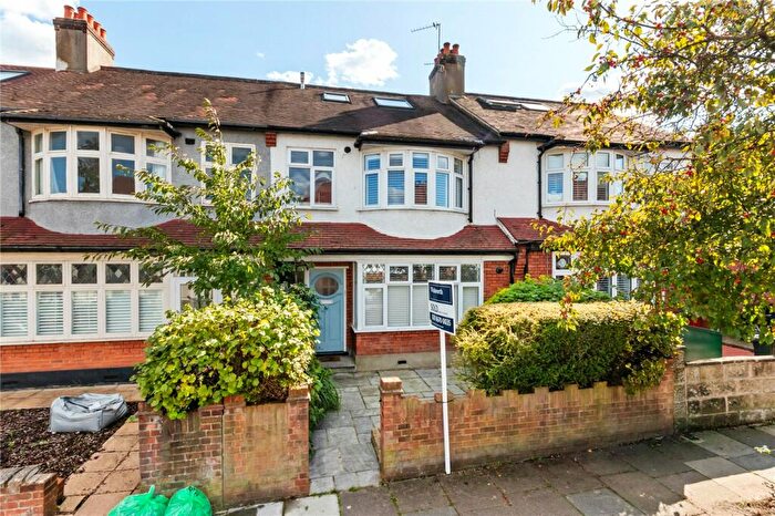 2 Bedroom Apartment To Rent In Glennie Road, West Norwood, London, SE27
