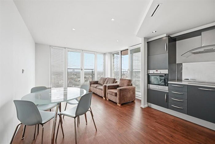 2 Bedroom Apartment For Sale In The Oxygen, Royal Victoria Dock, E16