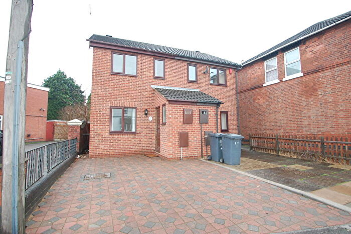 2 Bedroom Semi-Detached House To Rent In Belvedere Road, Staffordshire, Burton Upon Trent, DE13