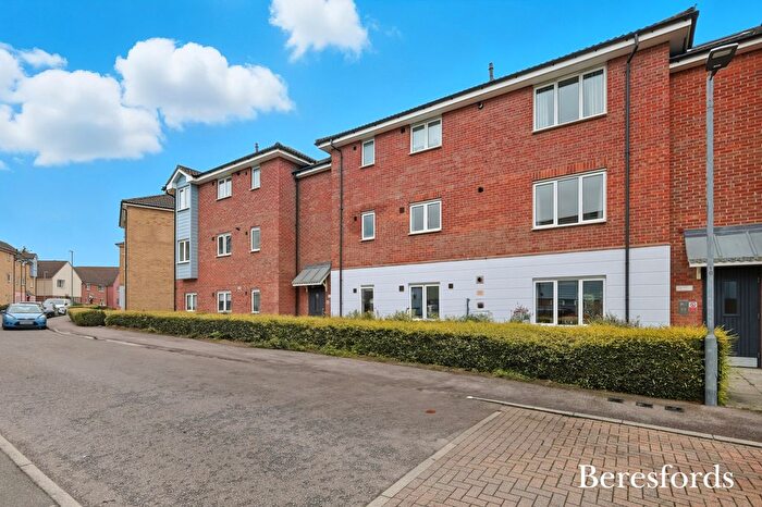 2 Bedroom Flat For Sale In Willow Road, Dunmow, CM6