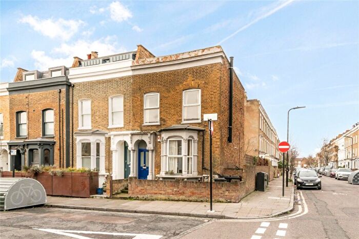 2 Bedroom Flat For Sale In Elderfield Road, London, E5