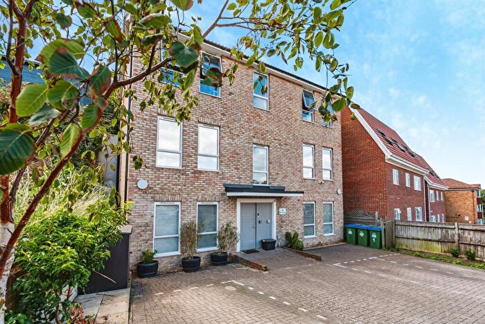 2 Bedroom Flat For Sale In Sutton Drove, Seaford, BN25