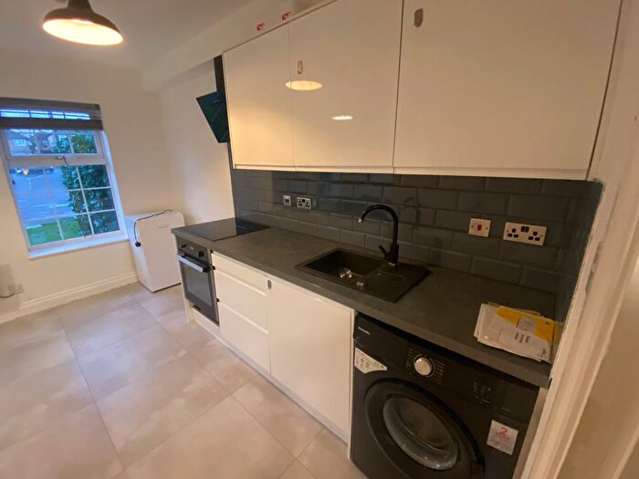 1 Bedroom Flat To Rent In Howard Close, Waltham Abbey, EN9