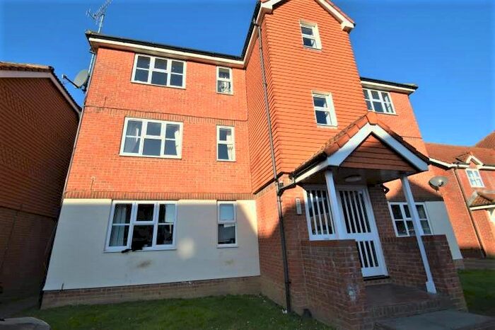 2 Bedroom Flat To Rent In Falmouth Close, Eastbourne BN23