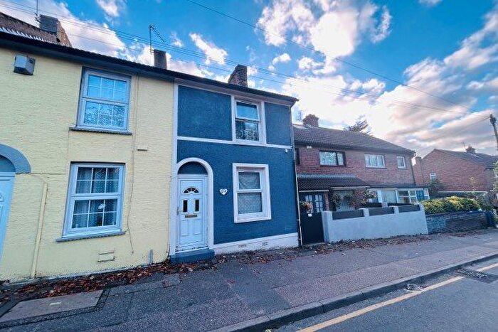 2 Bedroom Property To Rent In Stonebridge Road, Gravesend, DA11