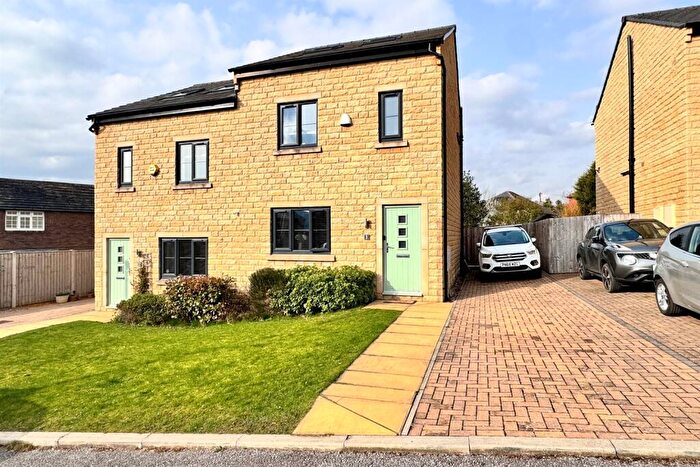 4 Bedroom Semi Detached House For Sale In Croft Park, Glossop, SK13