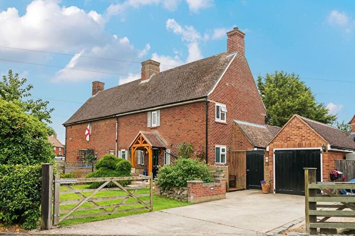 3 Bedroom Semi-Detached House For Sale In Shabbington, Buckinghamshire, HP18