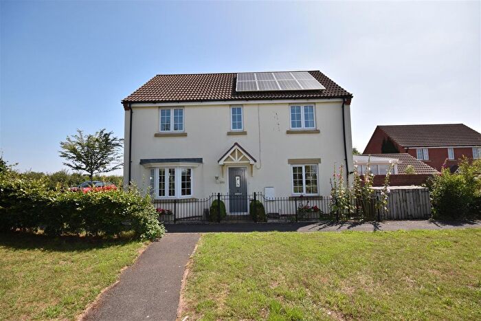 4 Bedroom Detached House For Sale In College Road, Cranwell Village, NG34