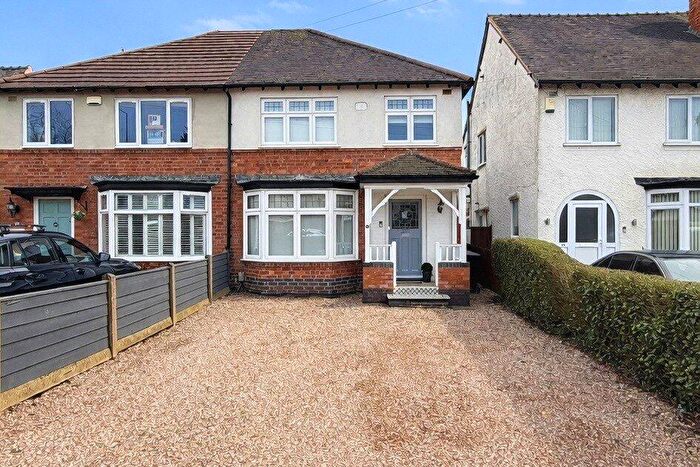 3 Bedroom Semi Detached House For Sale In Lutterworth Road, Nuneaton, Warwickshire, CV11