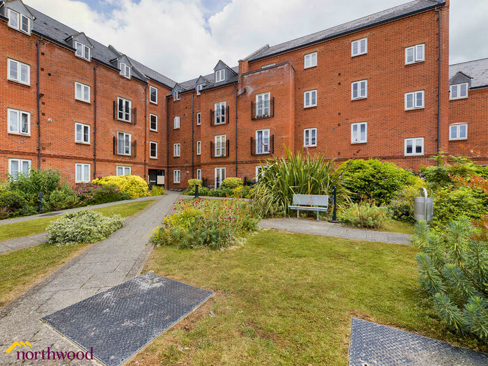 2 Bedroom Apartment To Rent In Cherwell Court Banbury, OX16