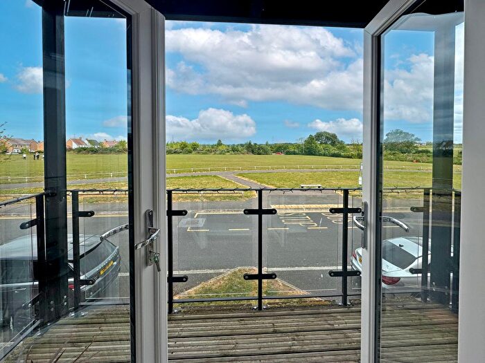 2 Bedroom Flat For Sale In Venus Avenue, Biggleswade, SG18