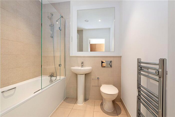 3 Bedroom Flat To Rent In Chatham Waters, South House, Gillingham Gate Road, Gillingham, ME4
