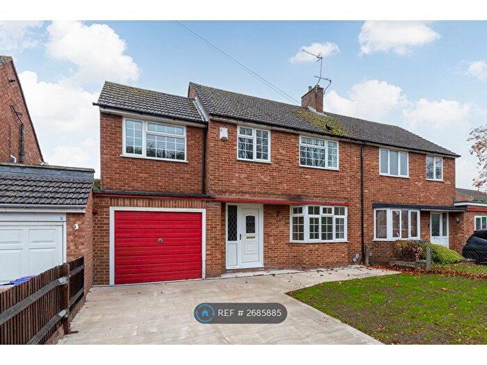 4 Bedroom Semi-Detached House To Rent In Bedford Road, Hitchin, SG5