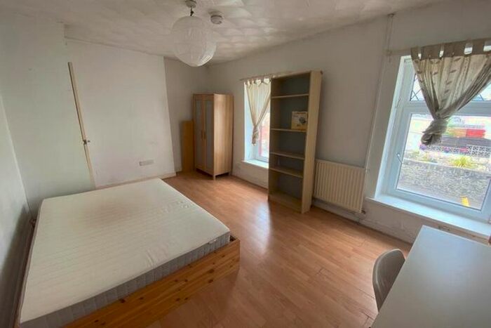 3 Bedroom End Of Terrace House To Rent In Collins Terrace, Treforest, Pontypridd, CF37