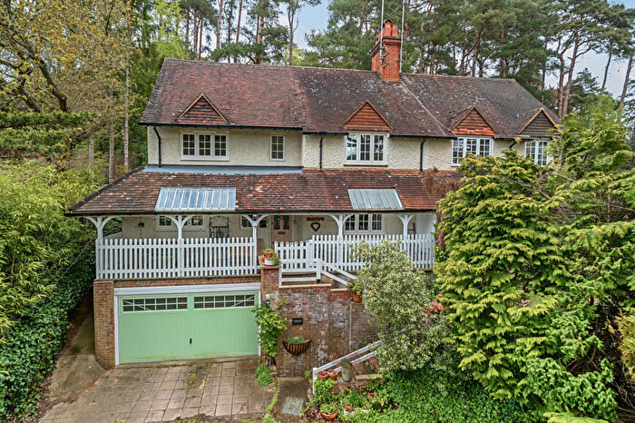 3 Bedroom Semi Detached House For Sale In Jumps Road, Churt, Farnham, GU10