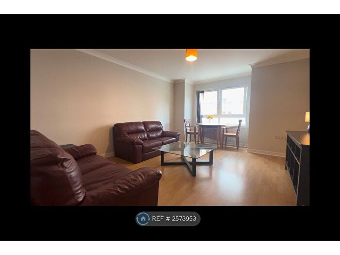 2 Bedroom Flat To Rent In Finlay Drive, Glasgow, G31