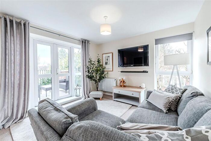 2 Bedroom Apartment For Sale In Lidgett Park Court, Roundhay, Leeds, LS8