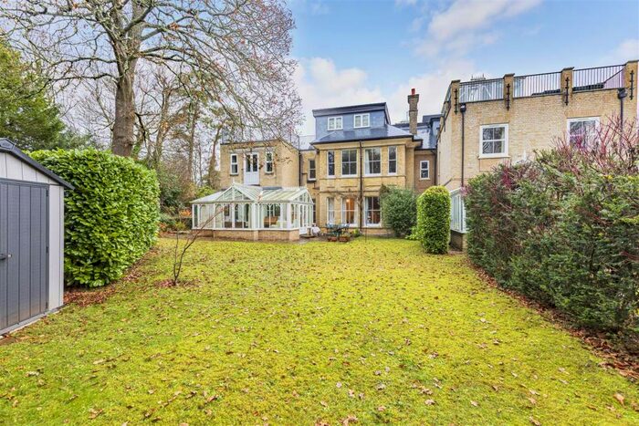 2 Bedroom Apartment To Rent In Fordingbridge, SP6