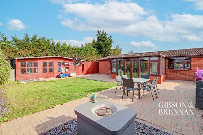 3 Bedroom Bungalow For Sale In Elm Road, Basildon, SS13