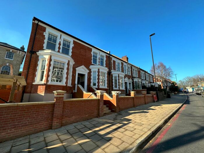 2 Bedroom Apartment To Rent In Archway Road, Highgate, N6