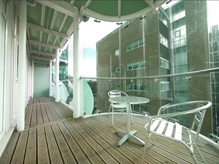 2 Bedroom Flat For Sale In Uxbridge Road, London, W5