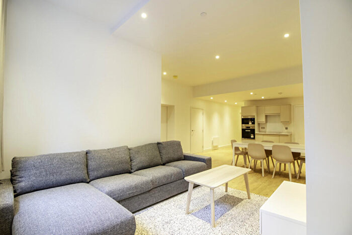 3 Bedroom Apartment To Rent In Devonshire House, Leeds, LS1