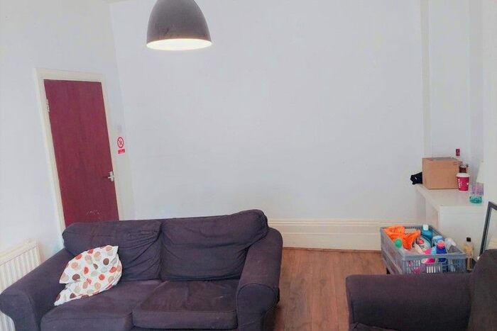 6 Bedroom Terraced House To Rent In Ford Square, London, E1