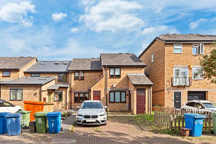 2 Bedroom Terraced House To Rent In Surrey Water Road, London, SE16